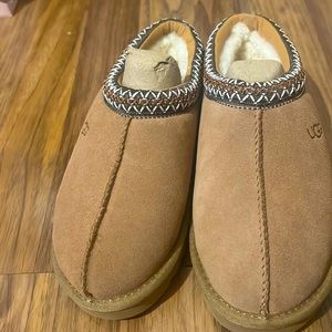 Ugg Tasman slippers never been worn for sell